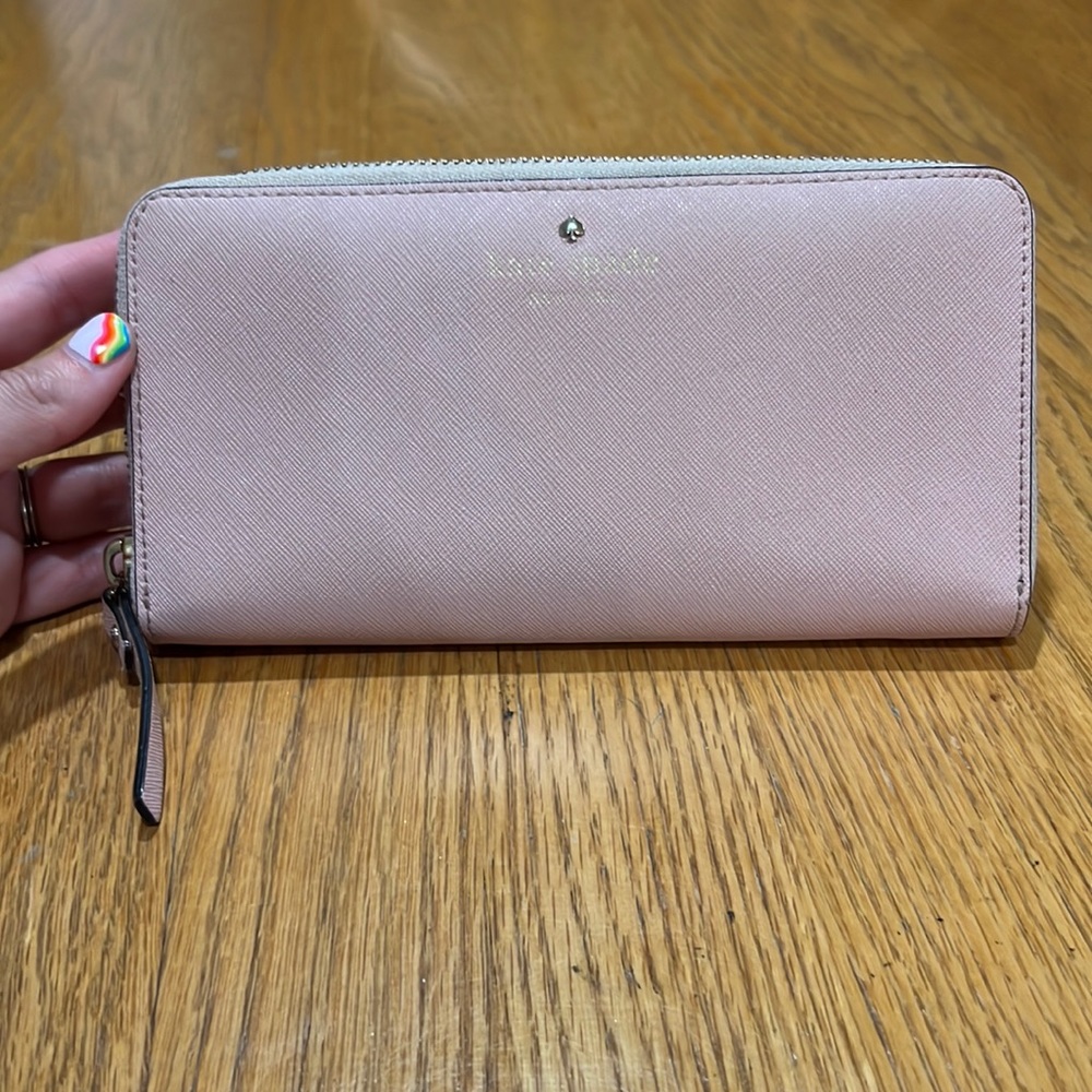 KATE SPADE | Baby Pink Full Zip Wallet